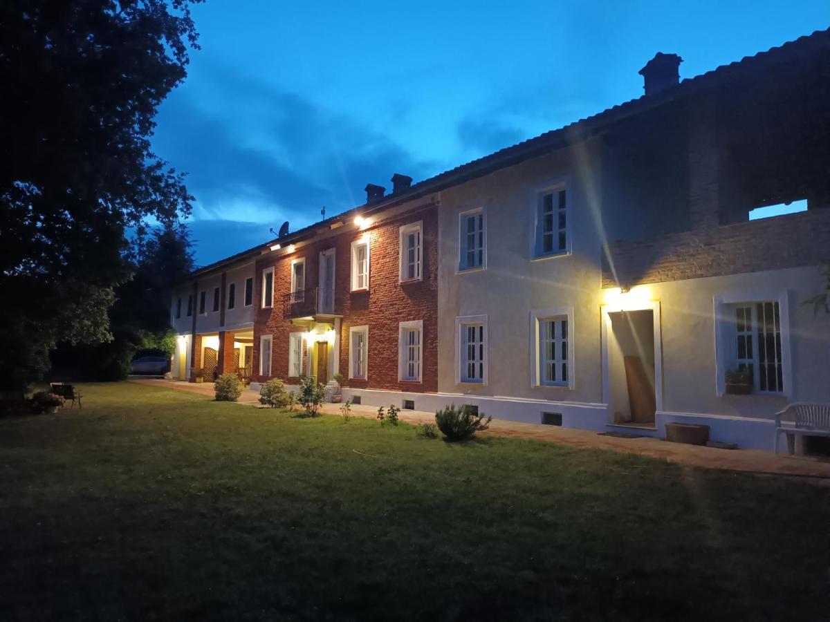 Guest House La Carolina Tigliole Экстерьер фото