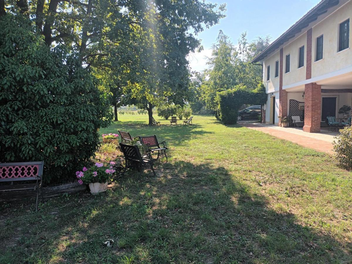 Guest House La Carolina Tigliole Экстерьер фото