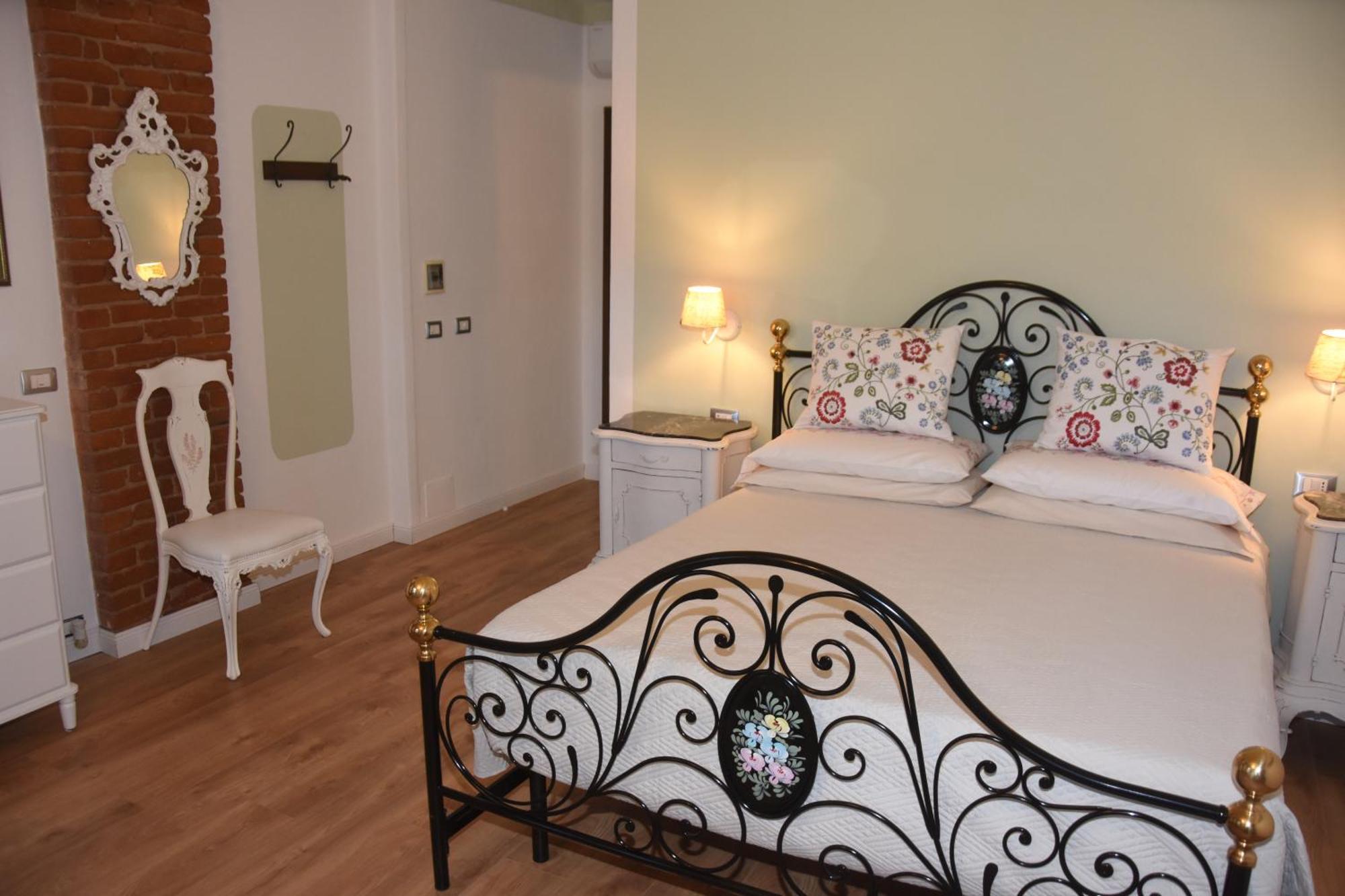 Guest House La Carolina Tigliole Экстерьер фото