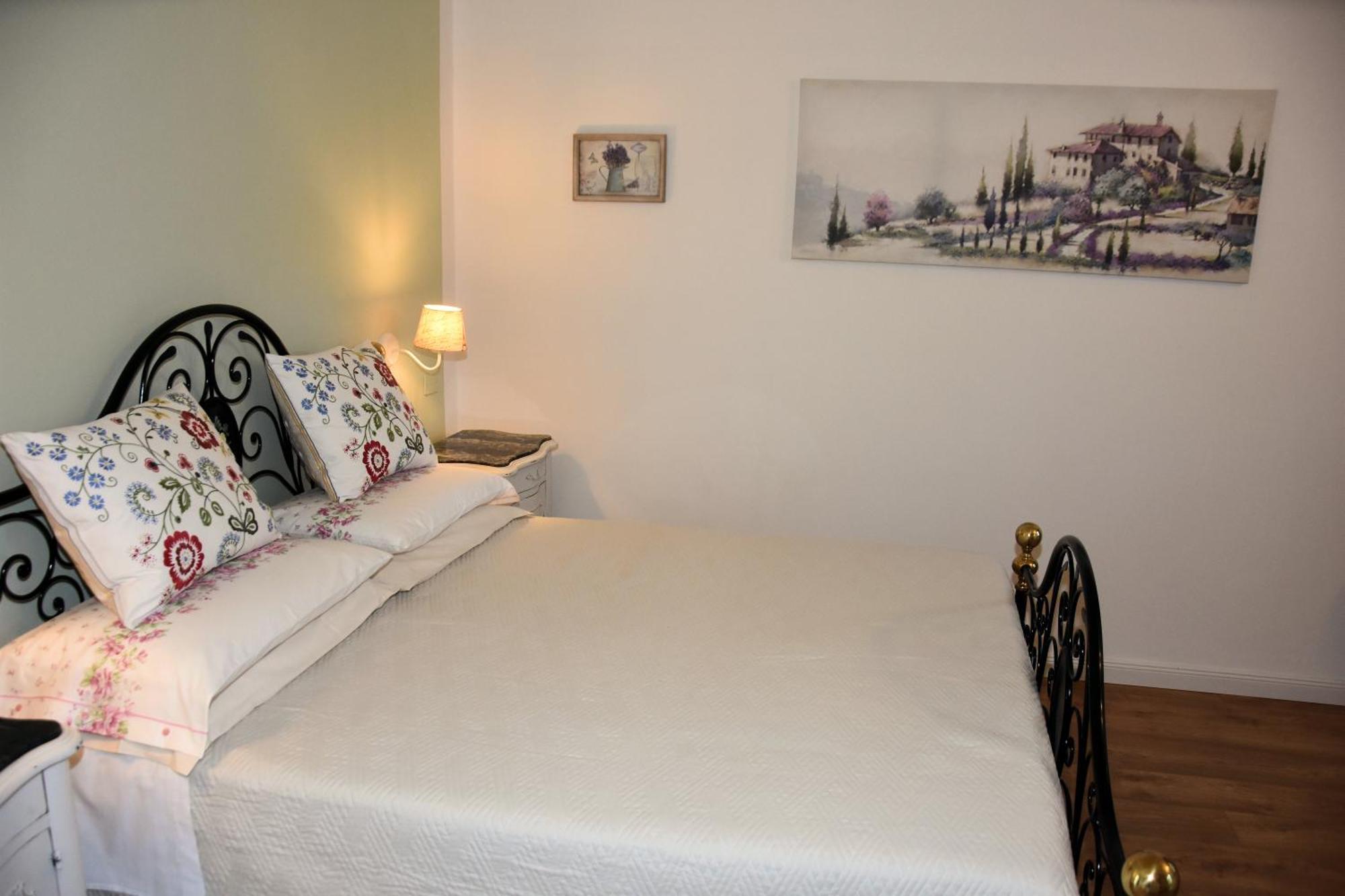 Guest House La Carolina Tigliole Экстерьер фото