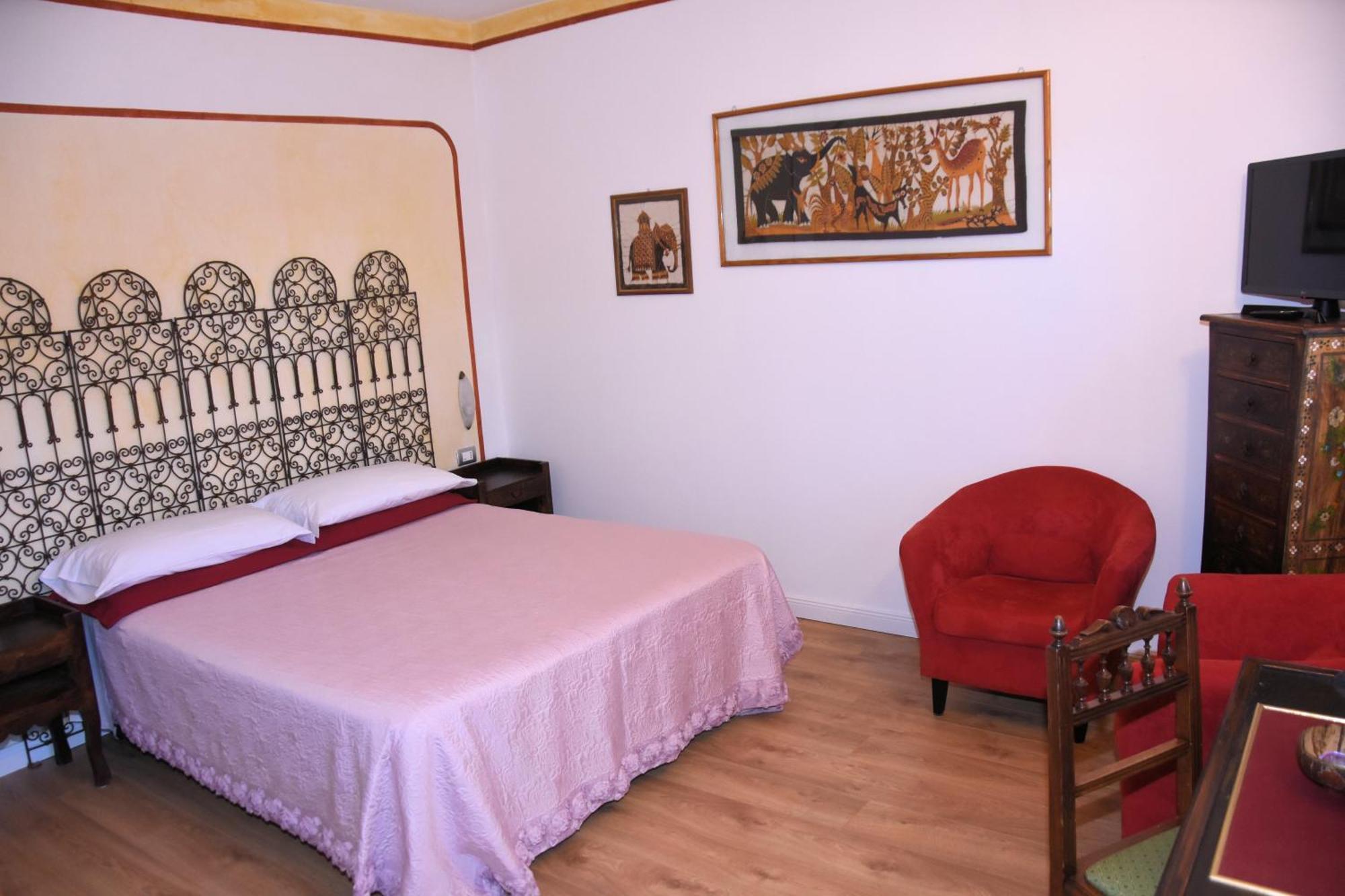 Guest House La Carolina Tigliole Экстерьер фото