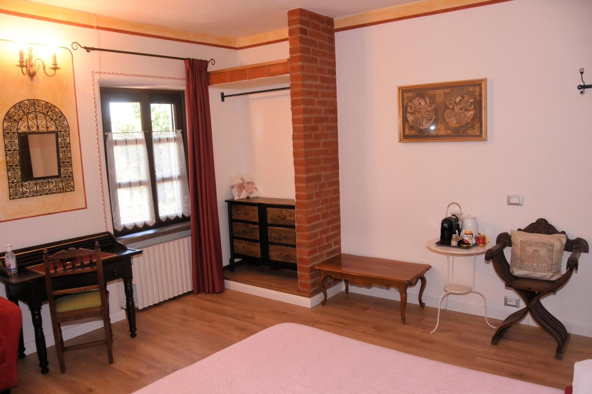 Guest House La Carolina Tigliole Экстерьер фото
